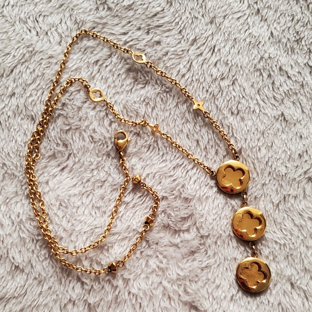 gold necklace